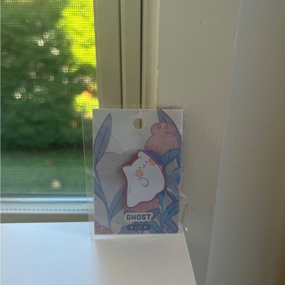 NWT Arcasian Ghost Cat Enamel Pin - Picture 1 of 2